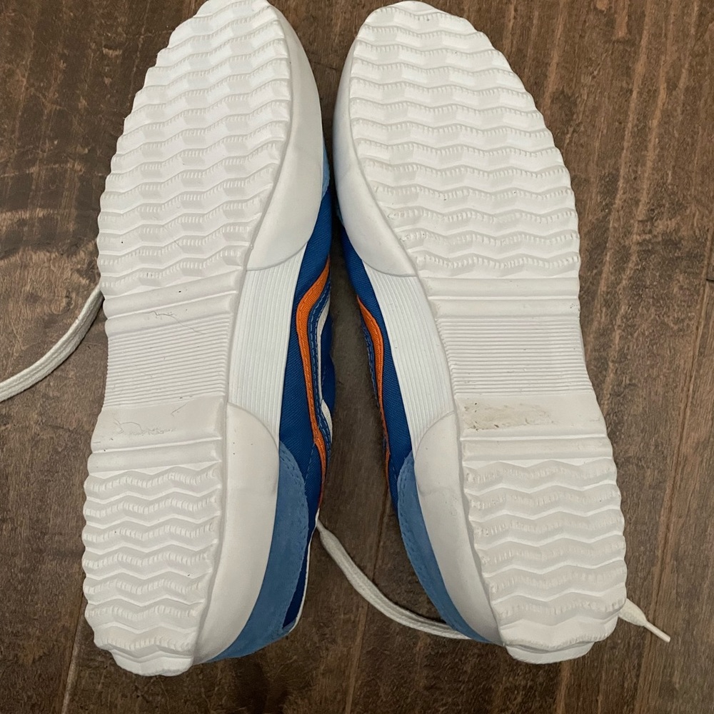 Tory Sport Chevron Stripe Leather, Suede, Canvas Tennis Shoe. Size 8.   New. - Picture 5 of 5